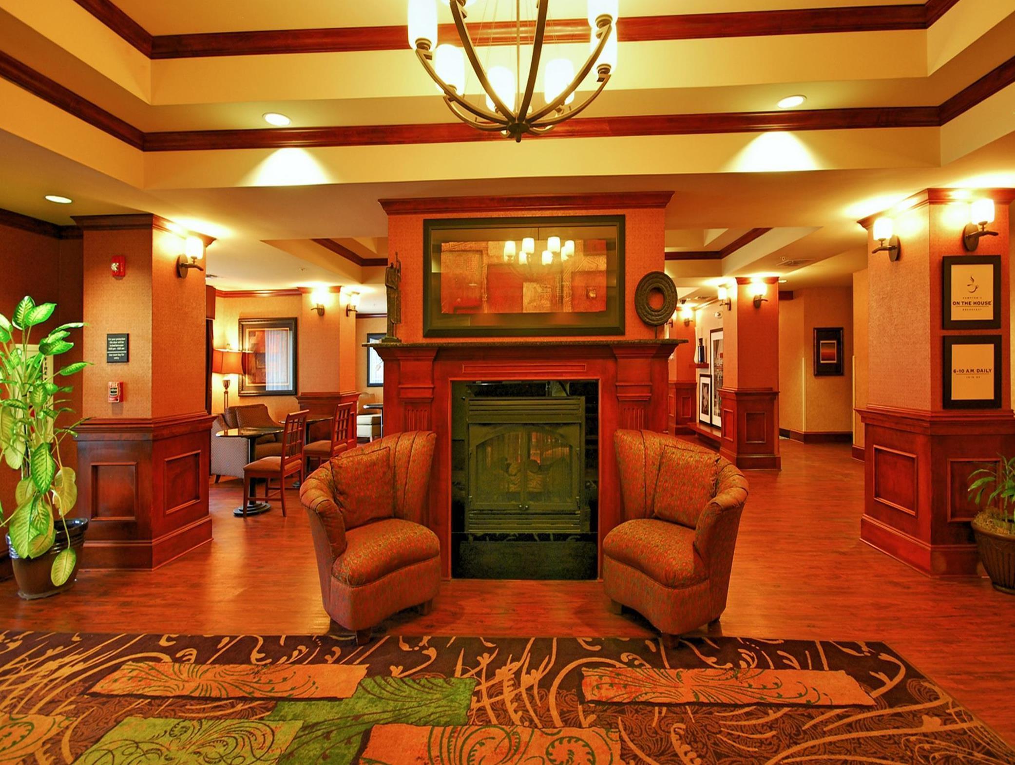 Hampton Inn Брайант Экстерьер фото