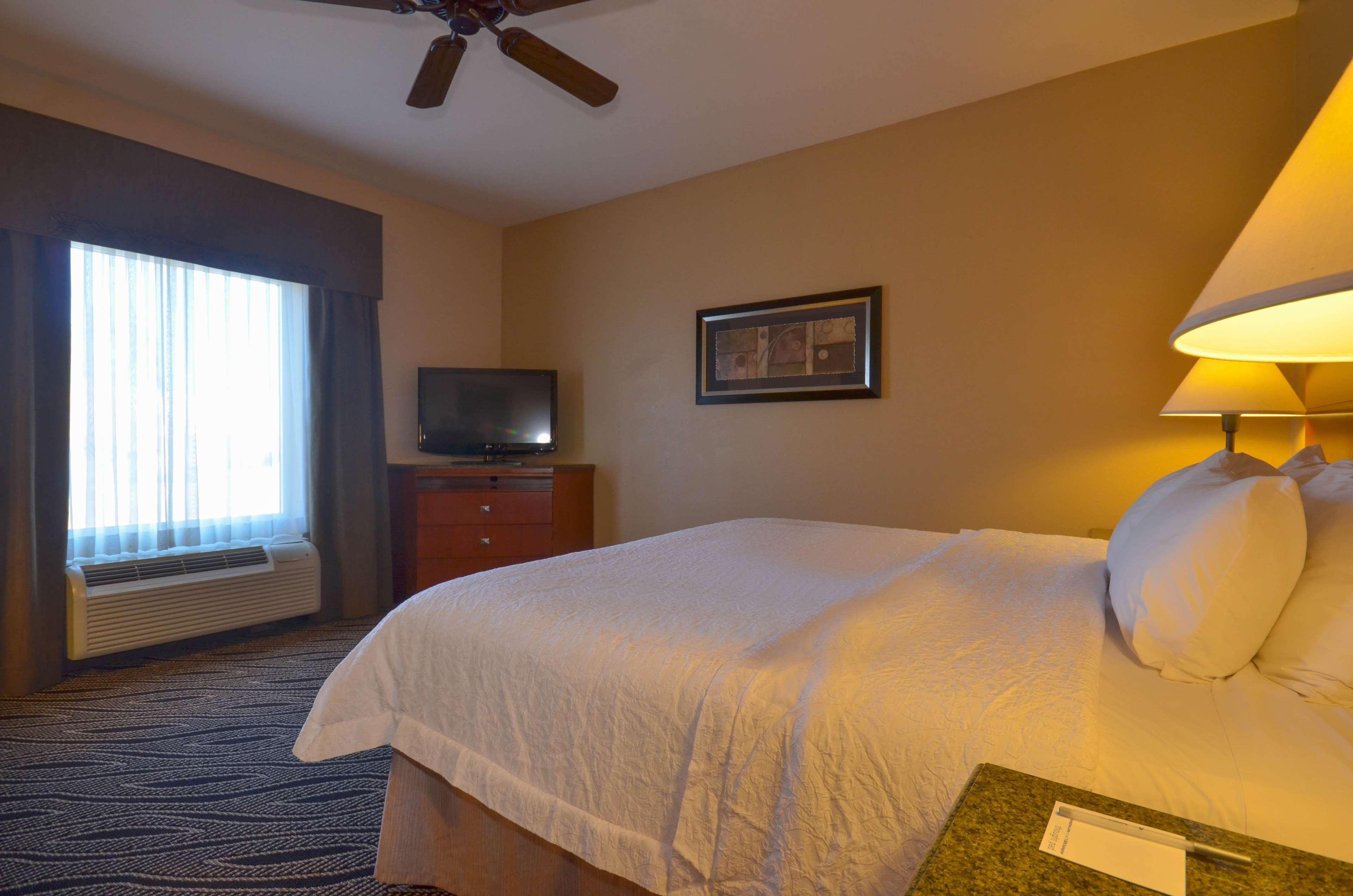 Hampton Inn Брайант Экстерьер фото