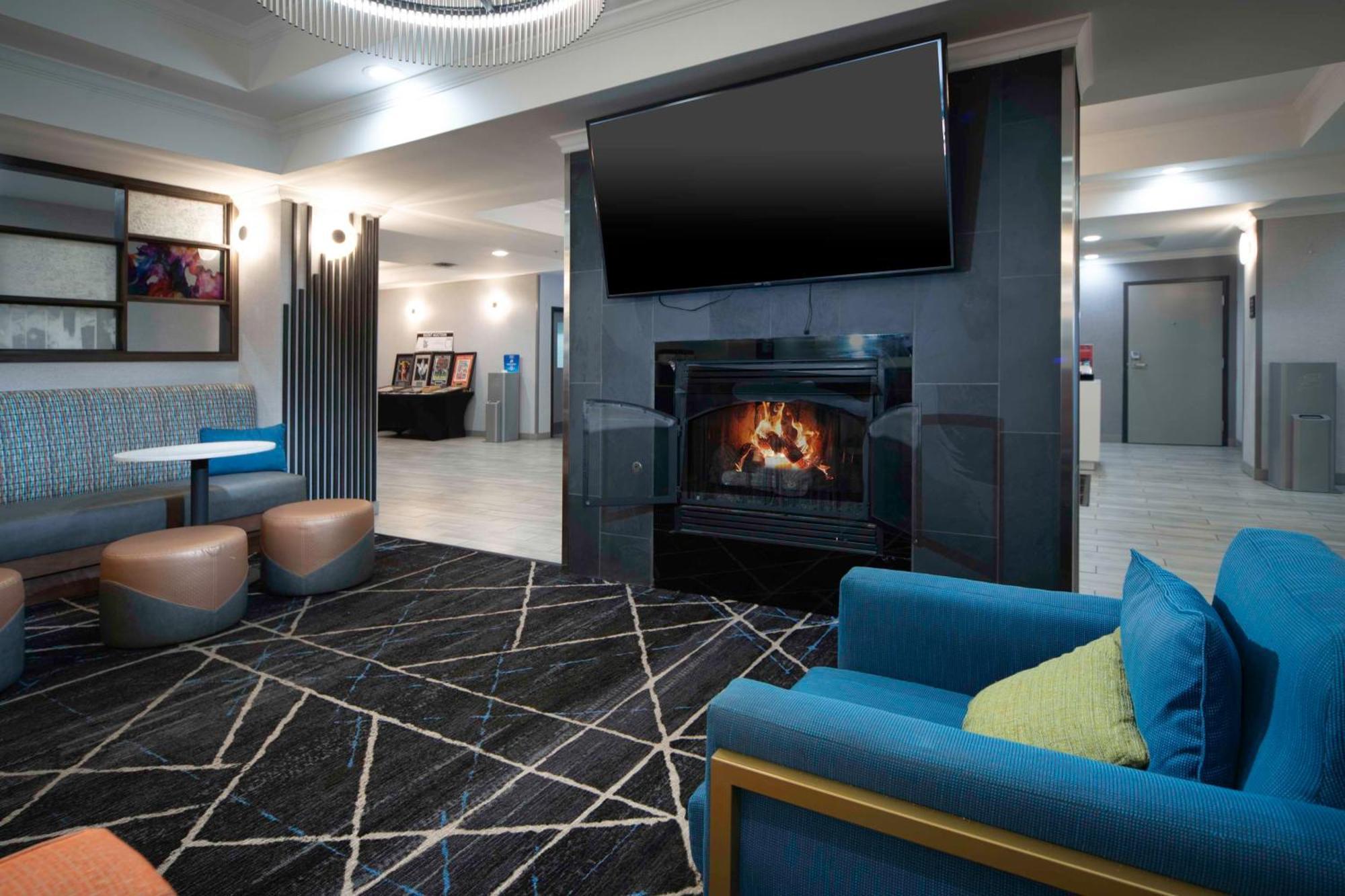 Hampton Inn Брайант Экстерьер фото